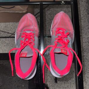 Nike Women's Sneakers in Pink and Gray